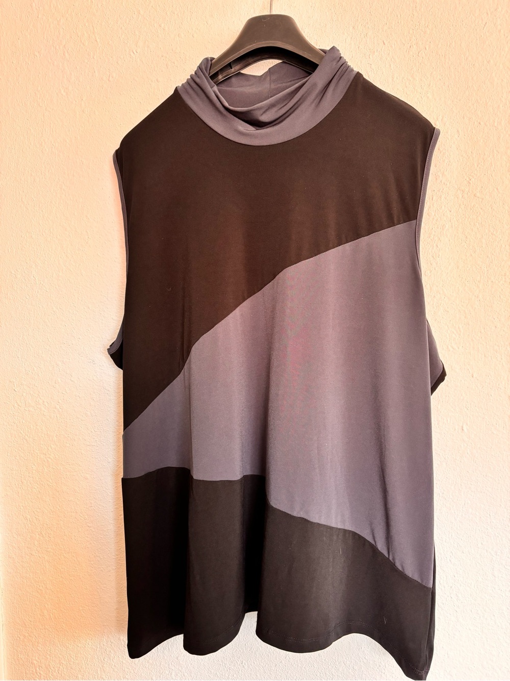 Lane Bryant Colorblock Sleeveless Cowl Neck Top | 26/28W